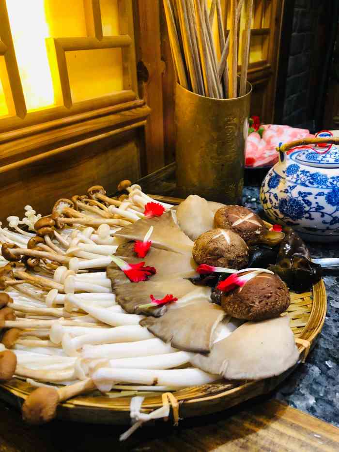 蜀大侠火锅(新华路店)-"环境好 菜品好 好好好好!好的很啊.