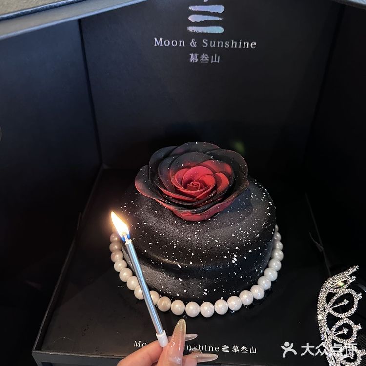 高级感满满的蛋糕🖤好看又好吃