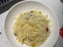 -江渔儿酸菜鱼(奥园广场金发购物中心店)