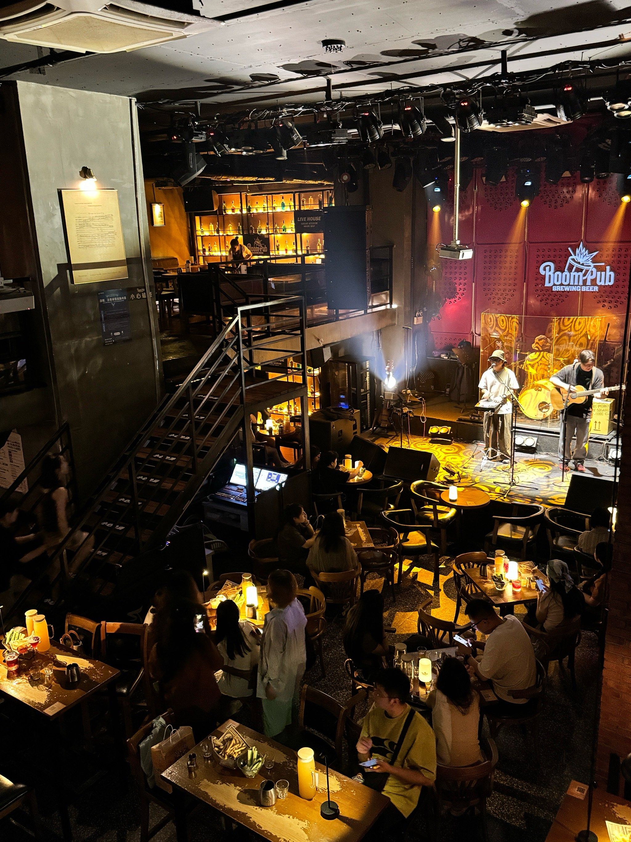 吹爆～贵阳这家酒吧也就去了八九十次吧