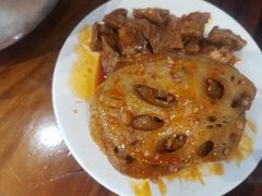 -爆炸头阿姨小四川正宗川味小吃(无任何分店)