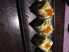 牛油果软壳蟹卷-羽山料理