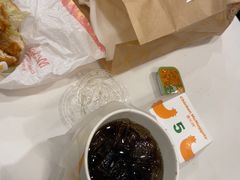 -麦当劳(上海虹桥站30B检票口楼上)