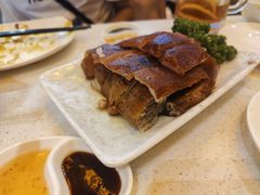 烤乳猪-香港新发烧腊茶餐厅(书城店)