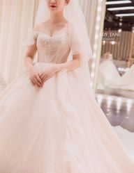 -Lady  Jane高端婚纱礼服馆