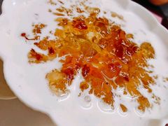 椰汁银耳桃胶羹-甜津美