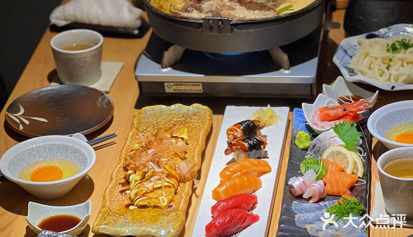 闹市中的静区日料店，上下两层打造专属用餐空间‼️