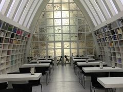 -钟书阁(松江泰晤士小镇店)