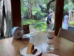 -Chom Cafe and Restaurant