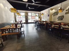 大堂-真诚湘待·湖南鲜土菜(横沥西城店)