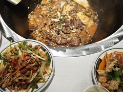 -袁小二大东北铁锅炖(吉祥村总部)