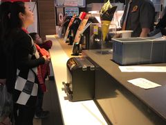 -麦当劳(汉口火车站候车室店)