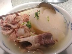 萝卜炖筒骨-梁家大院•农家菜(昆山会展中心店)