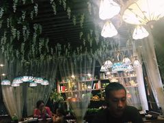 -春天里·老街坊餐厅(港隆广场店)