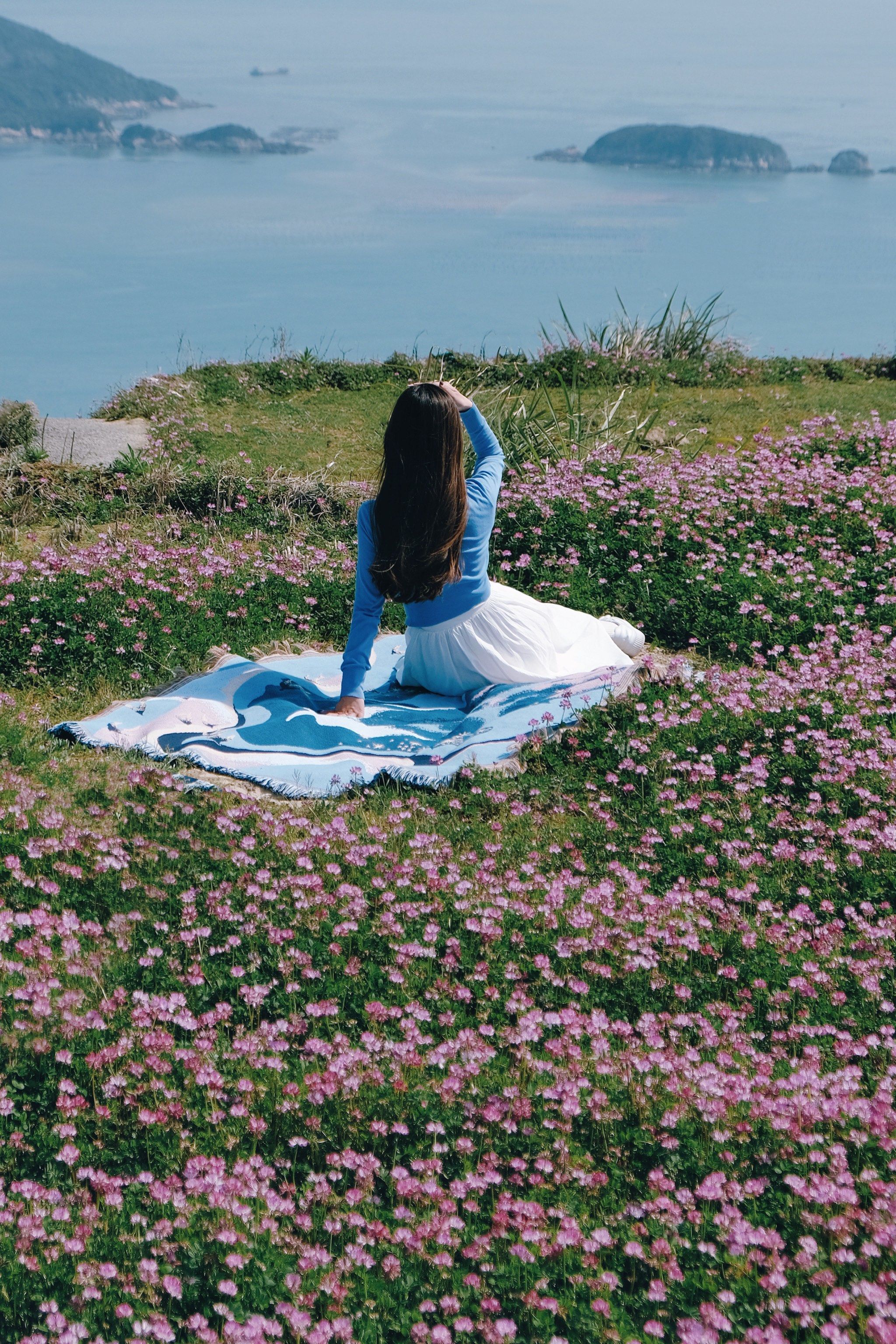 谁懂!春日海边野餐🧺遇见紫色花海!