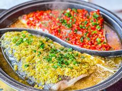 -阿瓦山寨·湘菜现炒·剁椒鱼头王(咸阳总店)