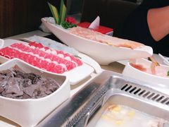 -海底捞火锅鲜切牛肉主题店(长寿路店)