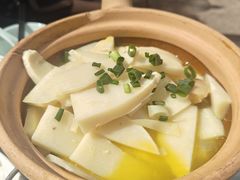 -头上红煨盐鸡乡村食府