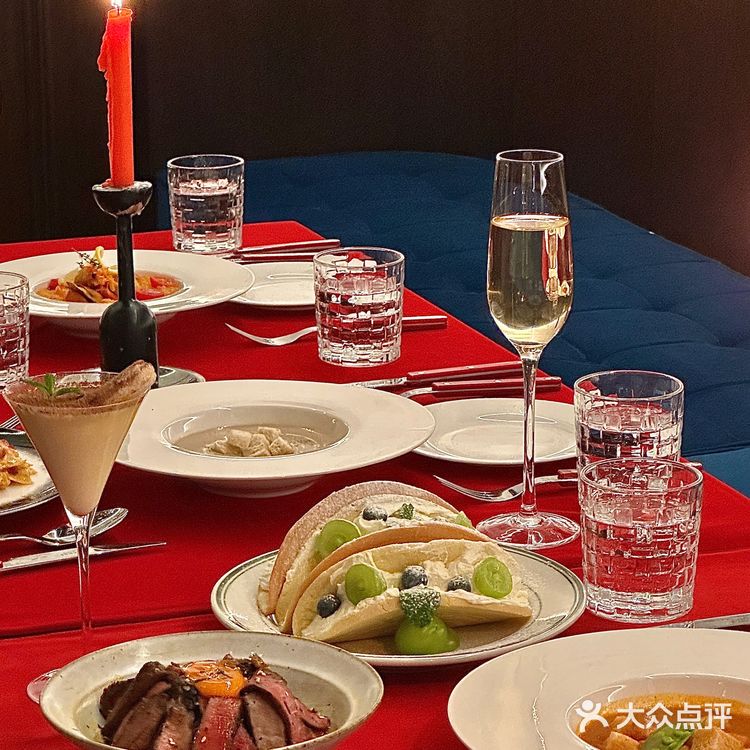 我好像找到了氛围感天花板餐吧‼️浪漫哭[流泪]