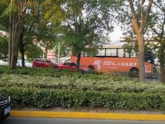 -佘山地铁站-停车场