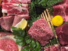-山川小町·极番烧肉(新地假日广场店)