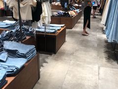 -URBAN REVIVO(西安Momopark店)
