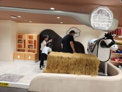 -奈尔宝·国风主题儿童乐园·亲子餐厅(豫园商城店)
