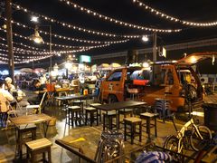 -席娜卡琳火车铁道夜市