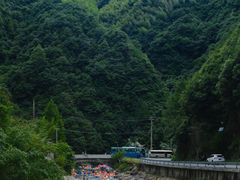 -安吉龙王山峡谷漂流