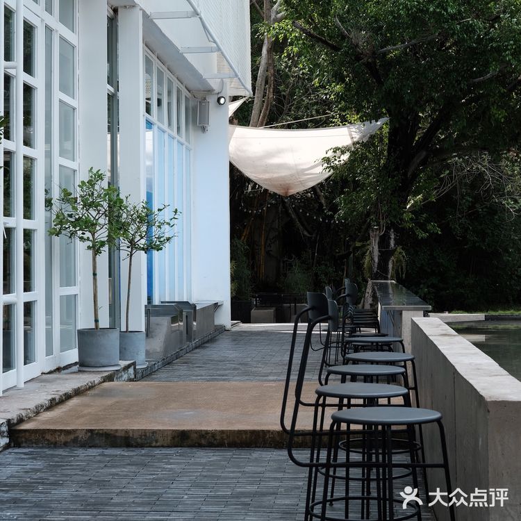         嗯☕️这里还真的挺不错🌟🌟🌟🌟