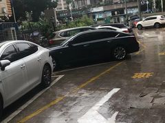 -粤塔x电竞酒店(深圳龙华大浪后浪新天地店)