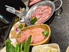 -宽板凳老灶火锅(台湾街店)