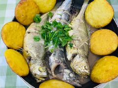 杂鱼贴饼子-华圆美食-老蓬莱菜(蓬港路店)