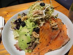 牛油果烟熏三文鱼沙拉-BE BRIGHT KITCHEN(正佳广场店)