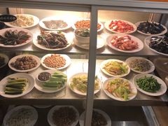 自助取餐区-清真吴记门钉肉饼·喜多利