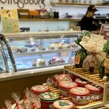 见过圣诞🎄氛围这么浓的蛋糕房吗？