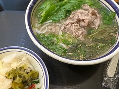 -云阿蛮云南生烫牛肉米线(奉贤路店)