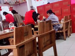 大堂-毛辣果·贵州红酸汤牛肉火锅(西单店)