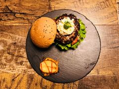 烟熏三文鱼奶香芝士汉堡-HIGH FIVE哈福手工汉堡(桂林路店)