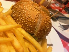 -1886德国汽车餐厅(外滩十六铺码头店)