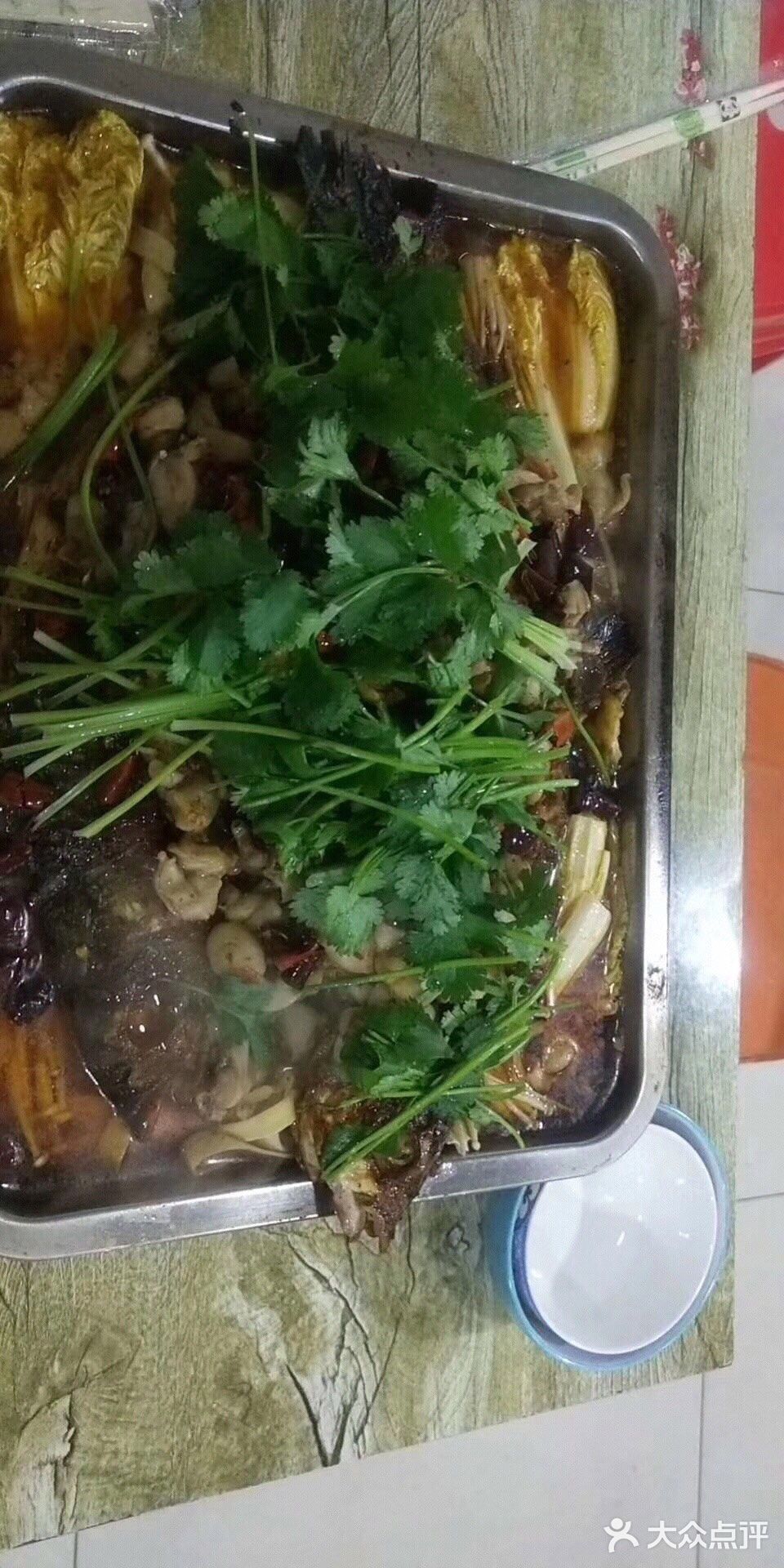 有辣的，也有不辣的。如果是好几个朋友去的话
