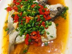 剁椒臭豆腐蒸小黄鱼-老头儿油爆虾·知味杭州(爱琴海购物中心)