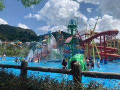 -荔波冰雪水世界主题乐园