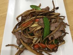 茶树菇牛肉-成记海鲜粥(意大利风情街店)