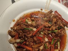 -阿瓦山寨·湘菜现炒·剁椒鱼头王(咸阳总店)