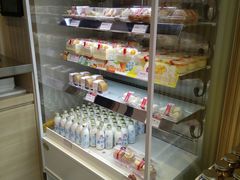 面包甜点陈列柜-85度C(生甜甜圈研究工坊·上海平凉店)