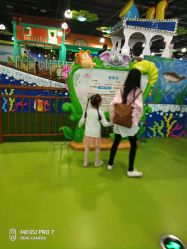 -维佳童话镇演出现场(徐东店)