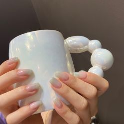 -花岐款式专研健康美甲沙龙