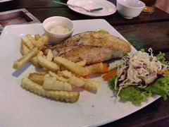 -Green Tree Rest. & Pub