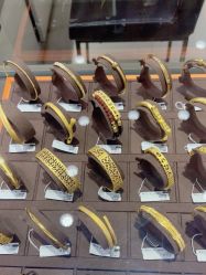 -周生生Chow Sang Sang(新世界店)